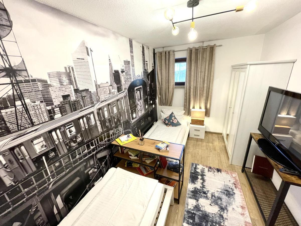 Boutique Apartment Am Bahnhof ไฟรบวร์กอิมไบรส์เกา ภายนอก รูปภาพ